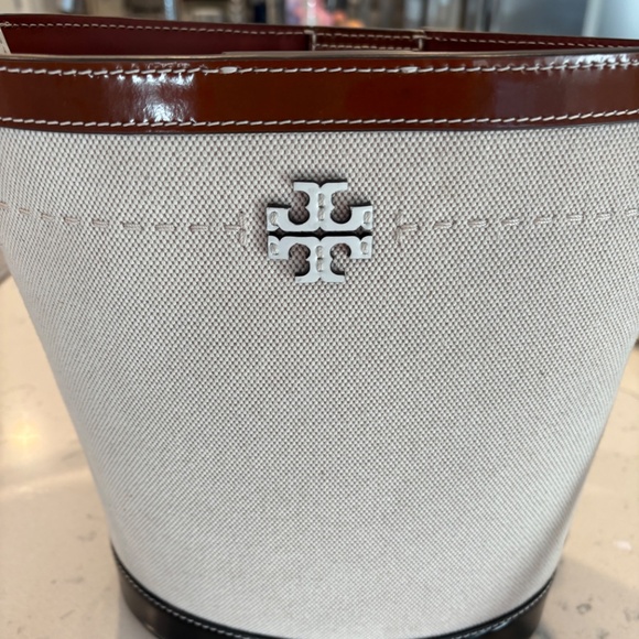 Tory Burch bucket bag - Picture 3 of 7